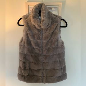 Dylan sized small soft vest.